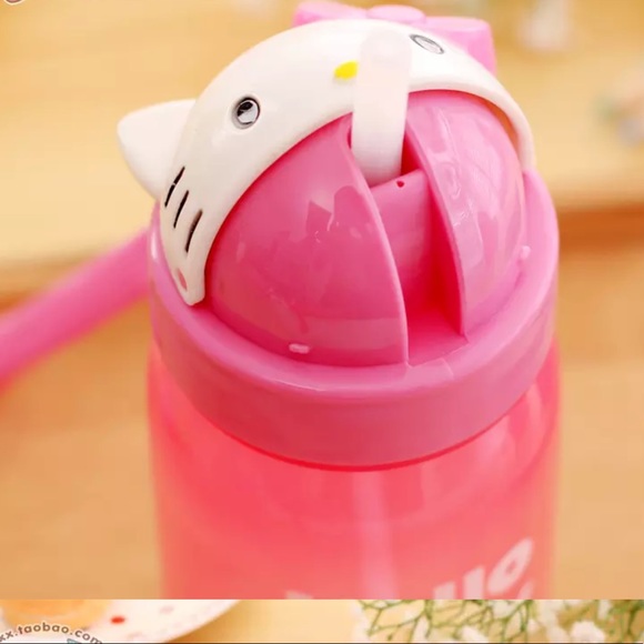 ⭐️Hello kitty water bottle - Picture 5 of 8